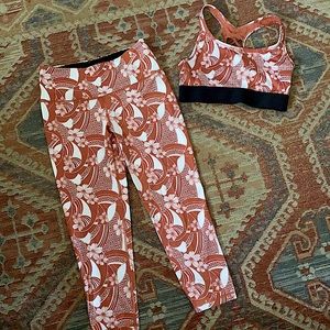Victoria’s Secret Small 2 piece set.